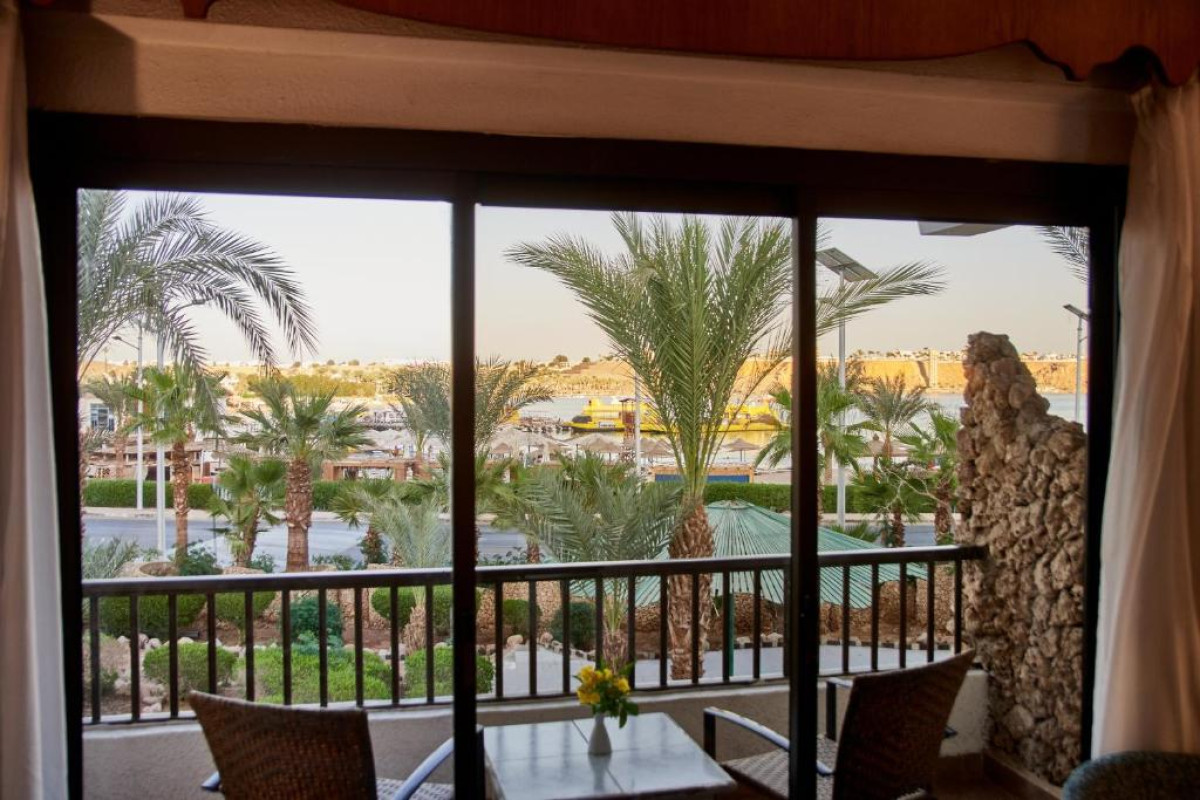 TURQUOISE BEACH HOTEL_