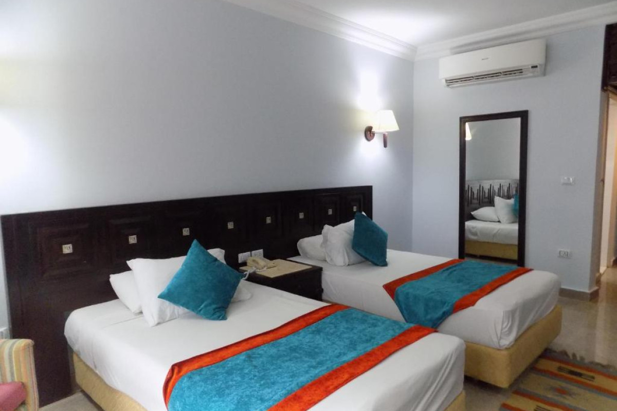 TURQUOISE BEACH HOTEL_