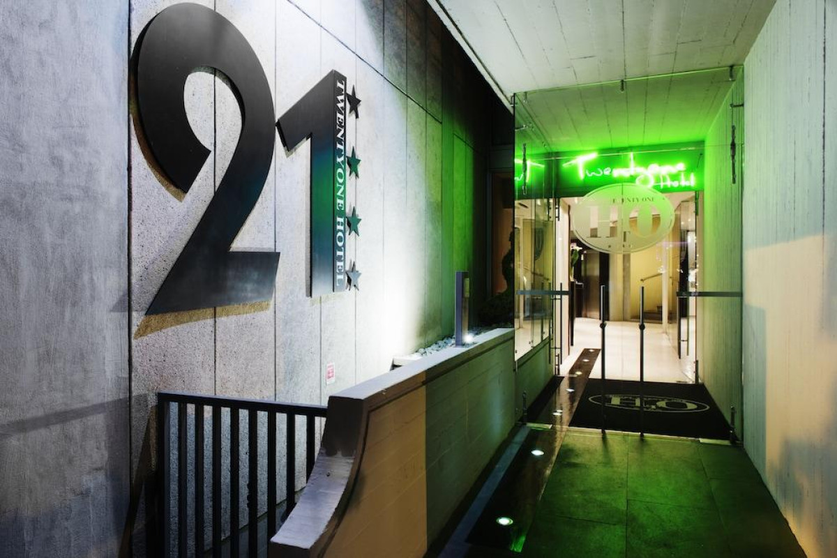 Hotel Twenty One