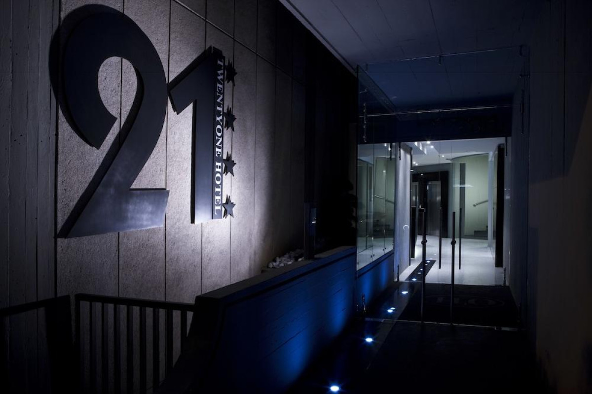 Hotel Twenty One