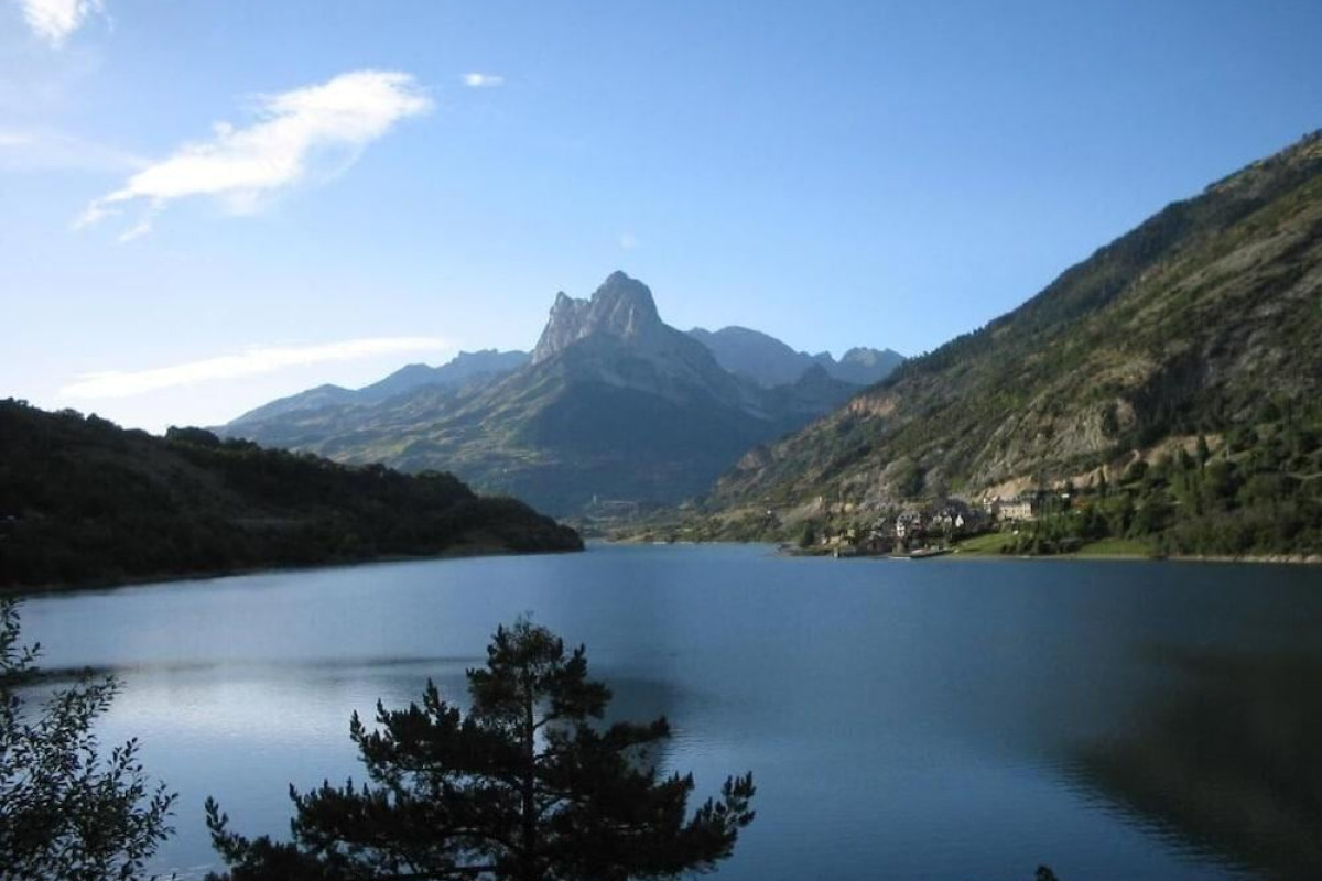 Hotel Valle De Izas