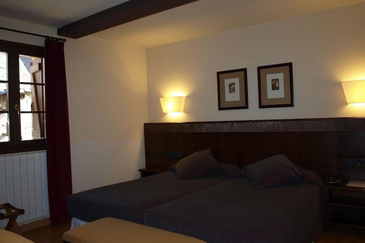 Hotel Valle De Izas