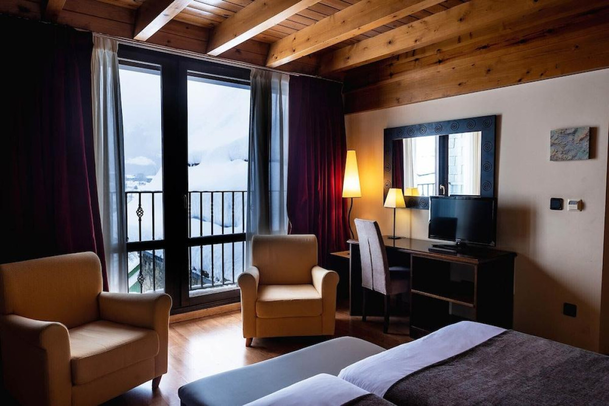Hotel Valle De Izas