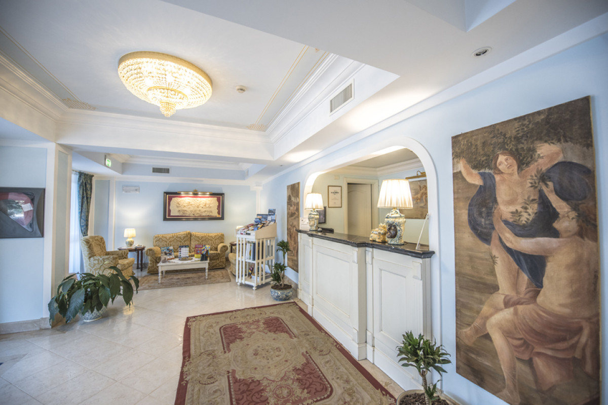 HOTEL VILLA DAPHNE