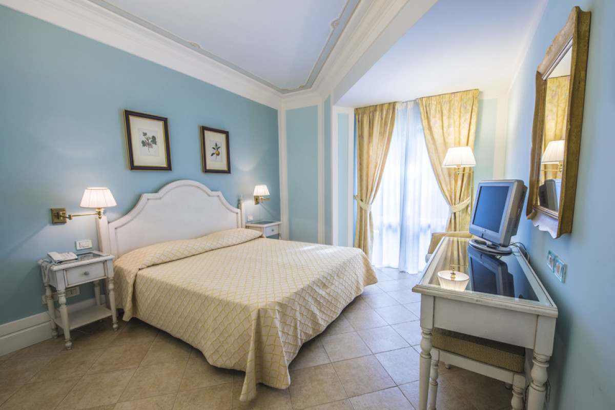 HOTEL VILLA DAPHNE