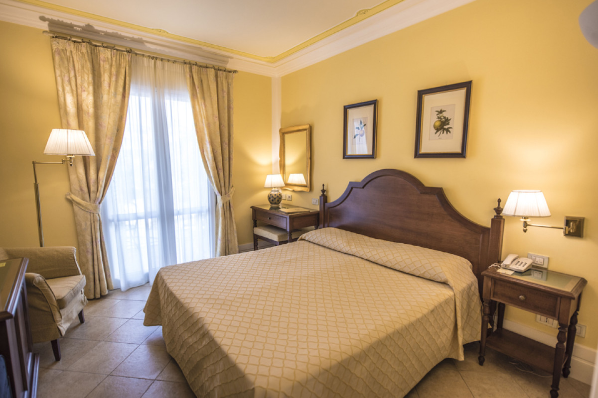 HOTEL VILLA DAPHNE