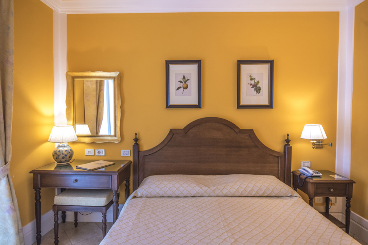 HOTEL VILLA DAPHNE