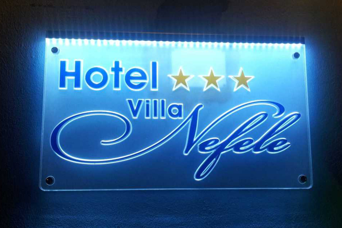 HOTEL VILLA NEFELE