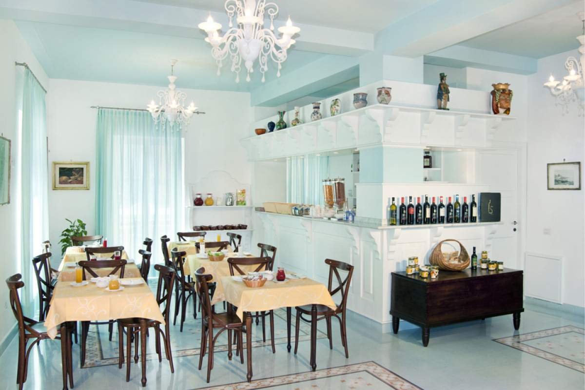HOTEL VILLA NEFELE