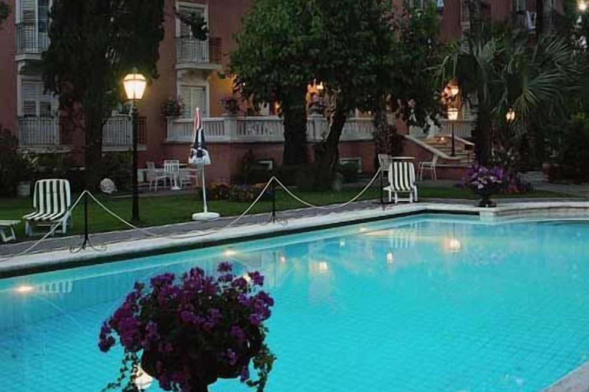 Hotel Villa Paradiso Dell'etna