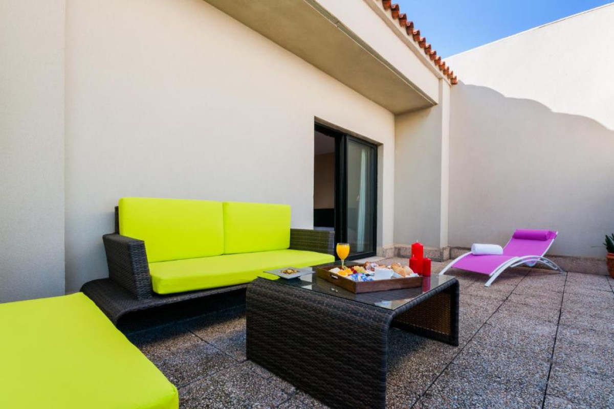 VILLACARLOS HOTEL