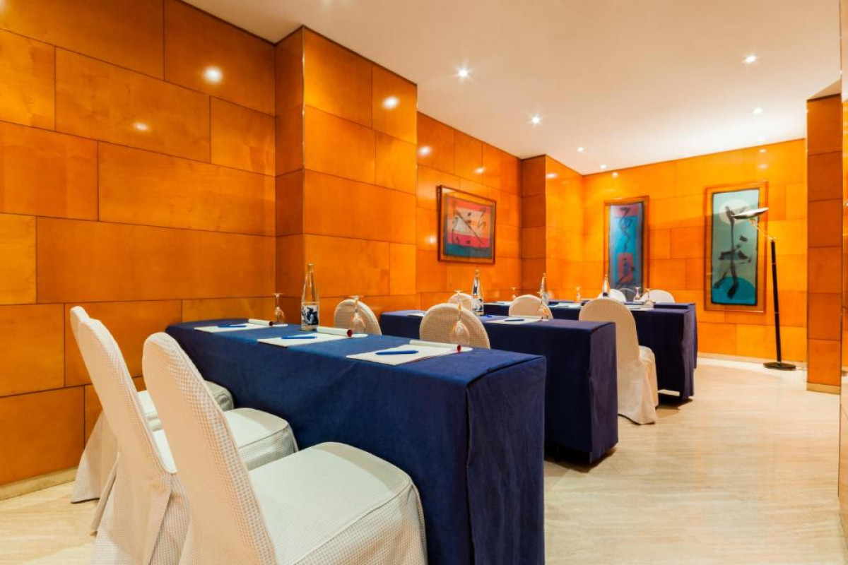 VILLACARLOS HOTEL