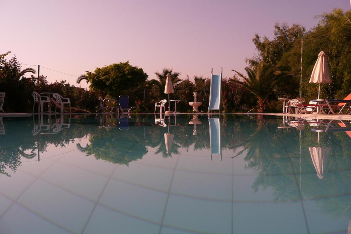 VIOLETTA HOTEL