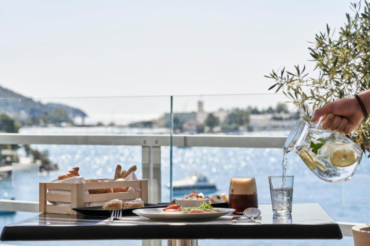 Hotel Xenia Poros Image