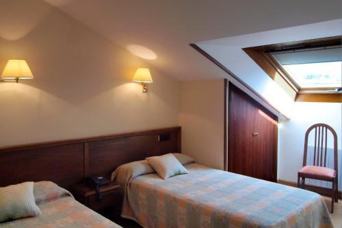 Hotel Y Apartamentos Arias