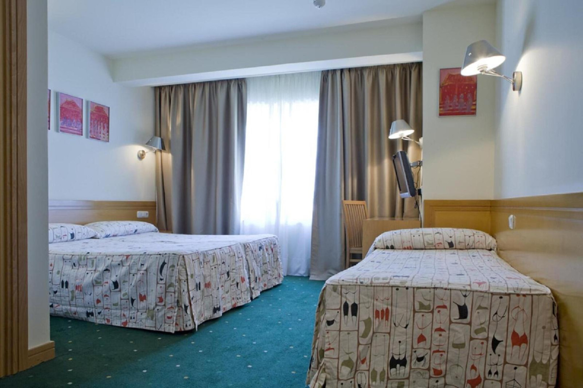 Hotel Zaragoza Plaza