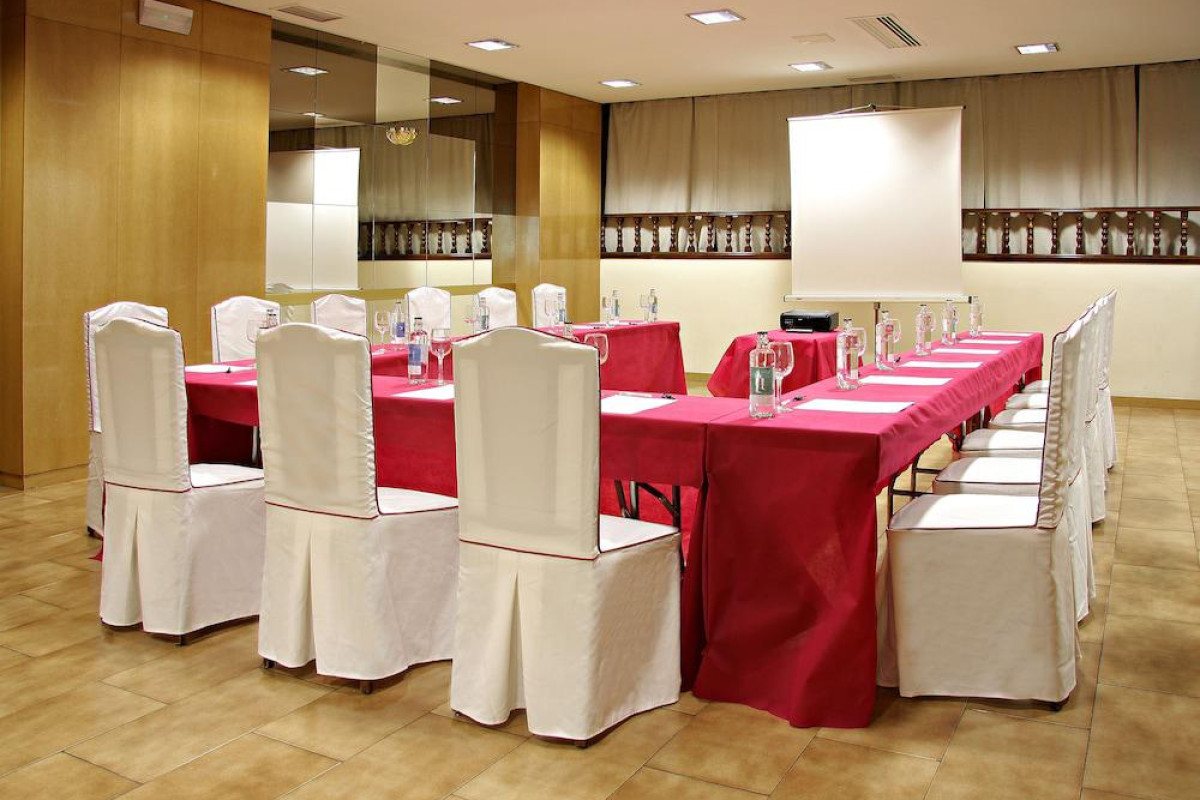 Hotel Zaragoza Royal