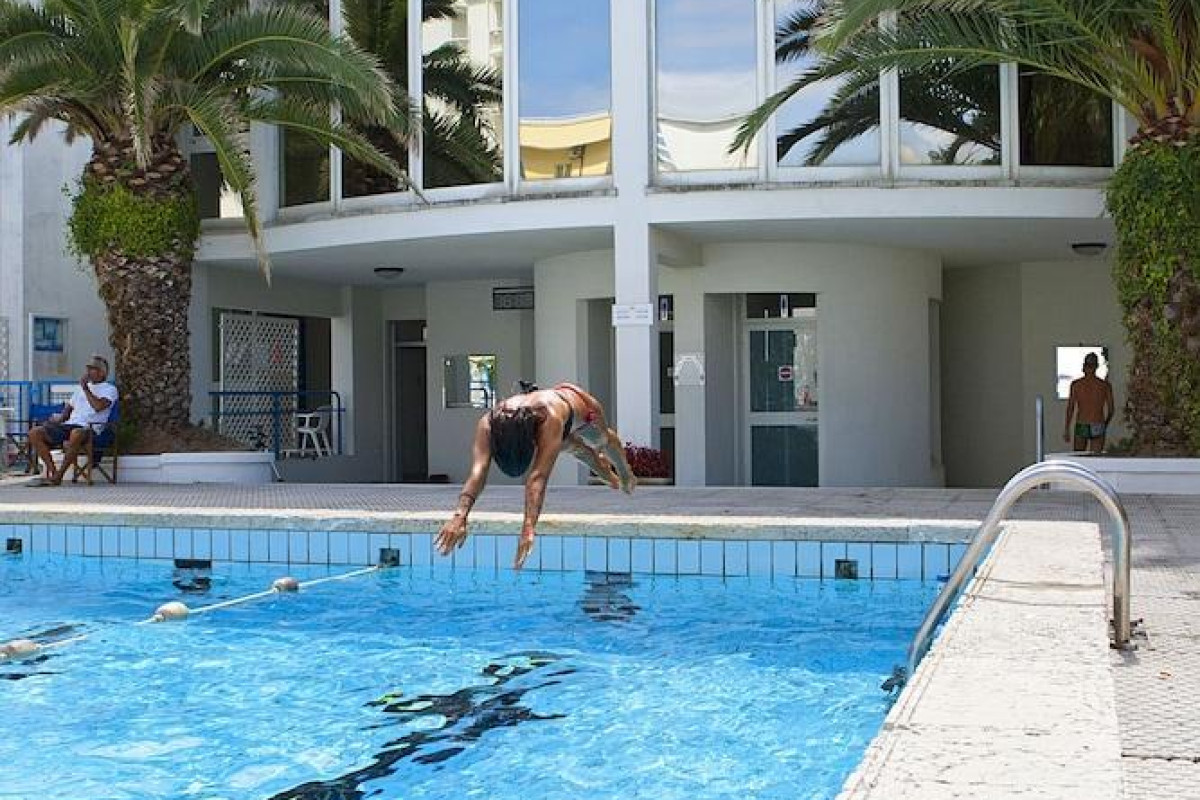 Hr Resort