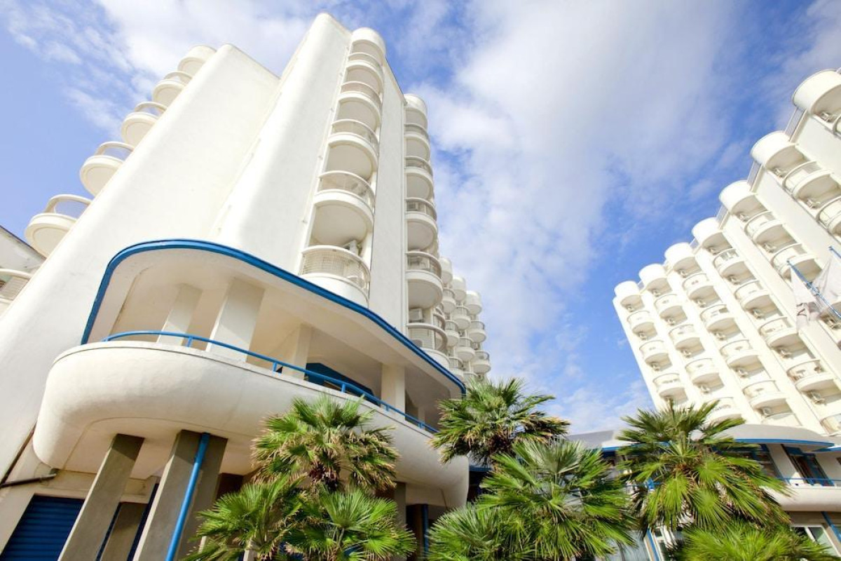 Hr Resort