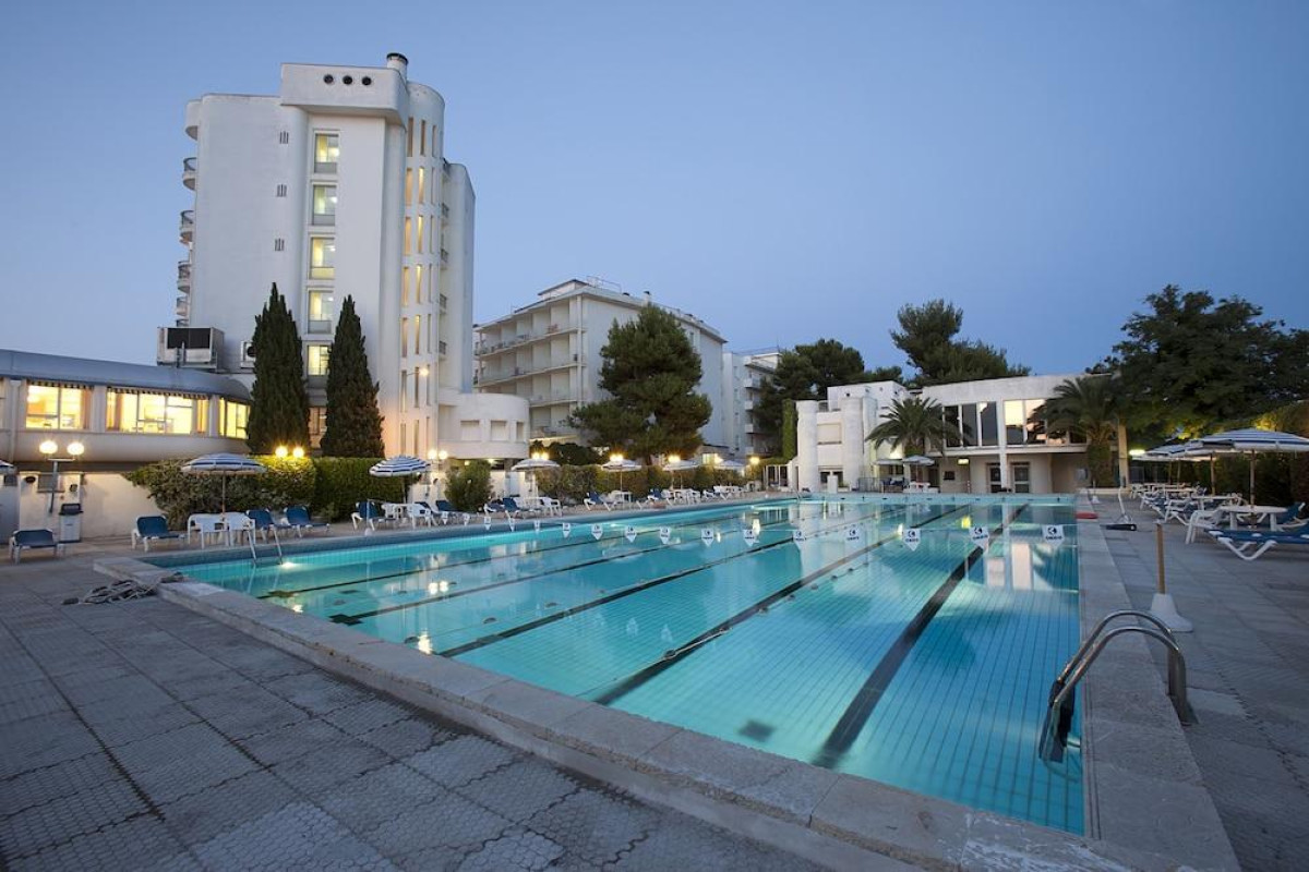 Hr Resort