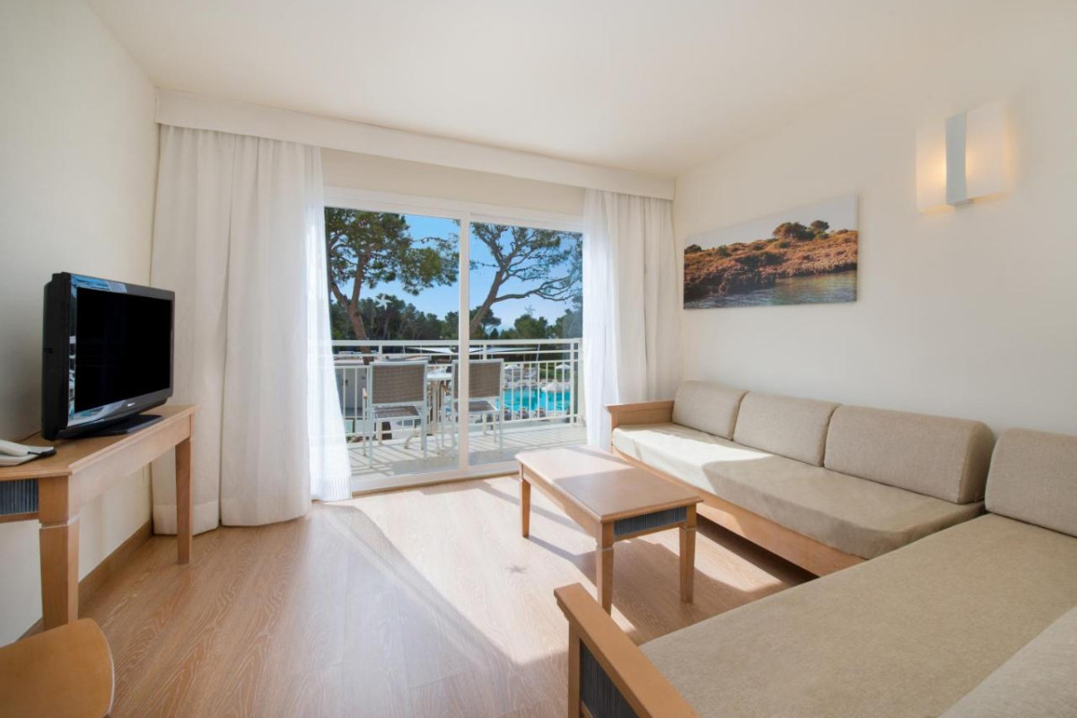 IBEROSTAR CLUB CALA BARCA