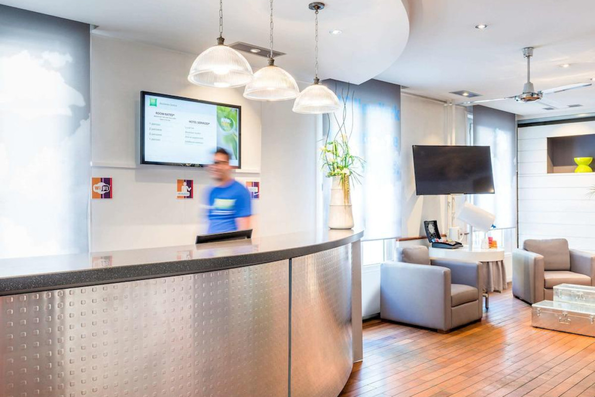 IBIS STYLES ASNIERES CENTRE
