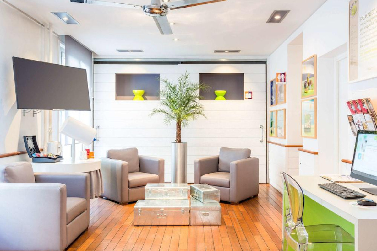 IBIS STYLES ASNIERES CENTRE