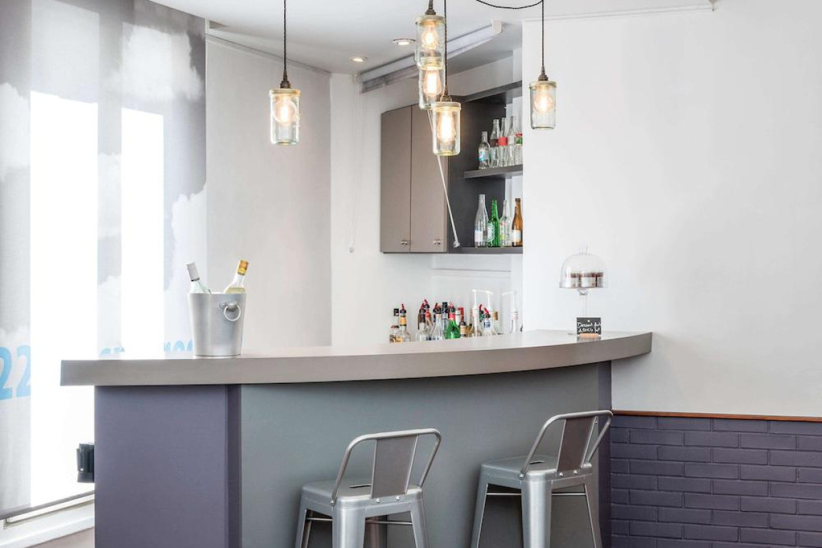 IBIS STYLES ASNIERES CENTRE