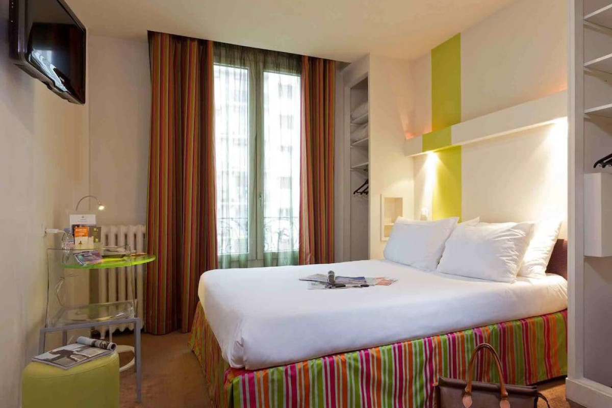 IBIS STYLES ASNIERES CENTRE