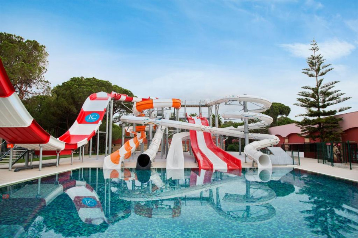 IC HOTEL SANTAI FAMILY RESORT
