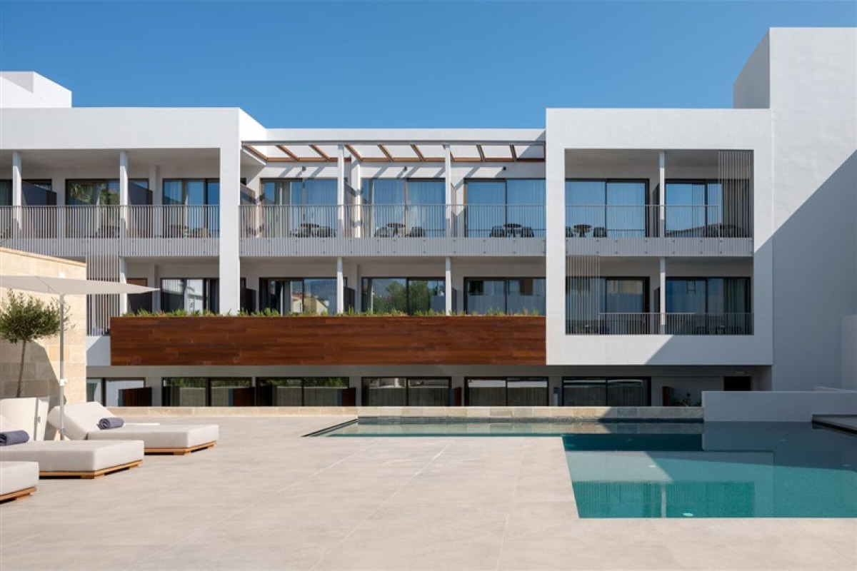 IKONES SEAFRONT SUITES (ADULTS ONLY)