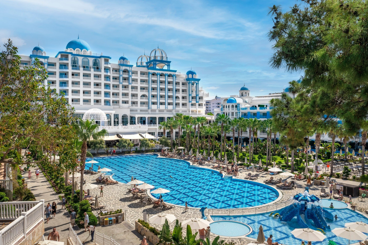 Rubi Platinum SPA Resort and Suites