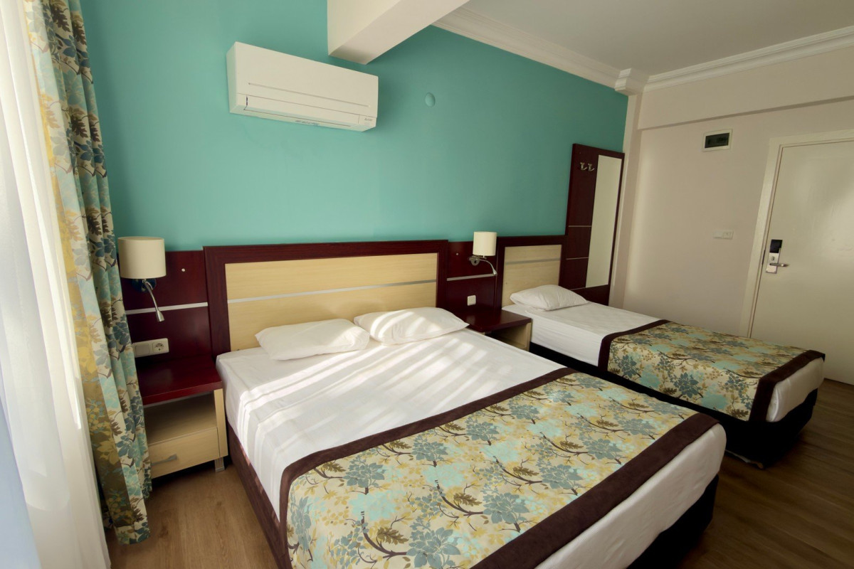 Blue Wave Suite Hotel
