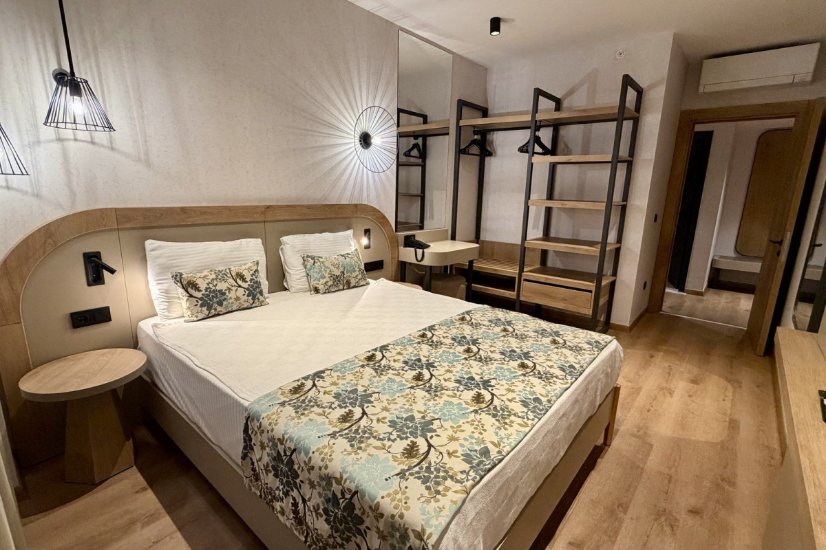 Blue Wave Suite Hotel