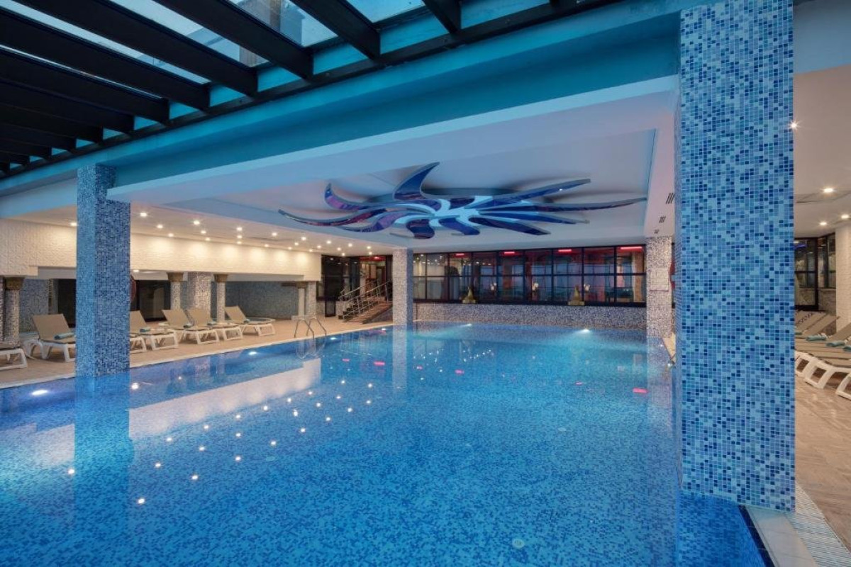 Granada Luxury Resort