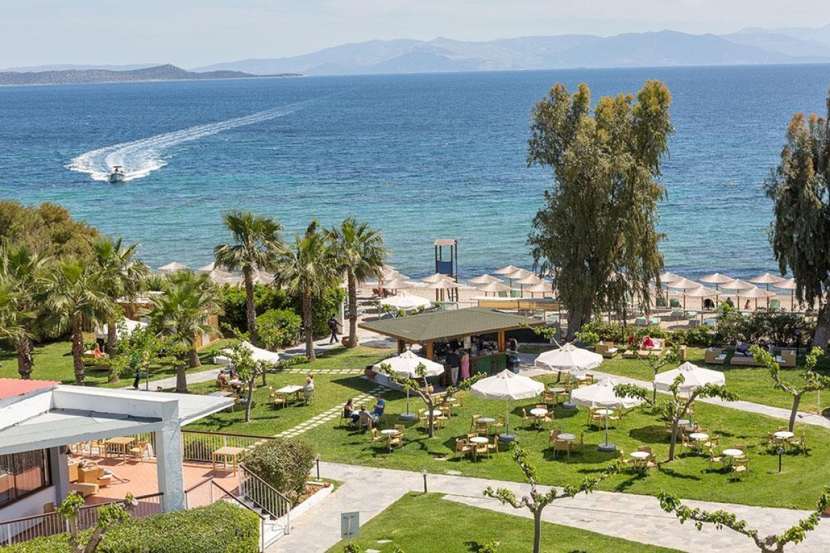 Golden Coast Hotel & Bungalows
