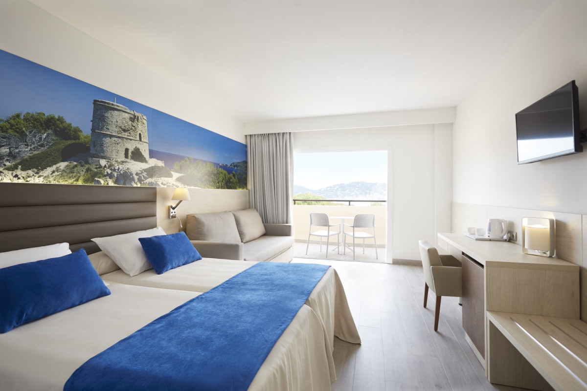 Invisa Hotel Cala Blanca