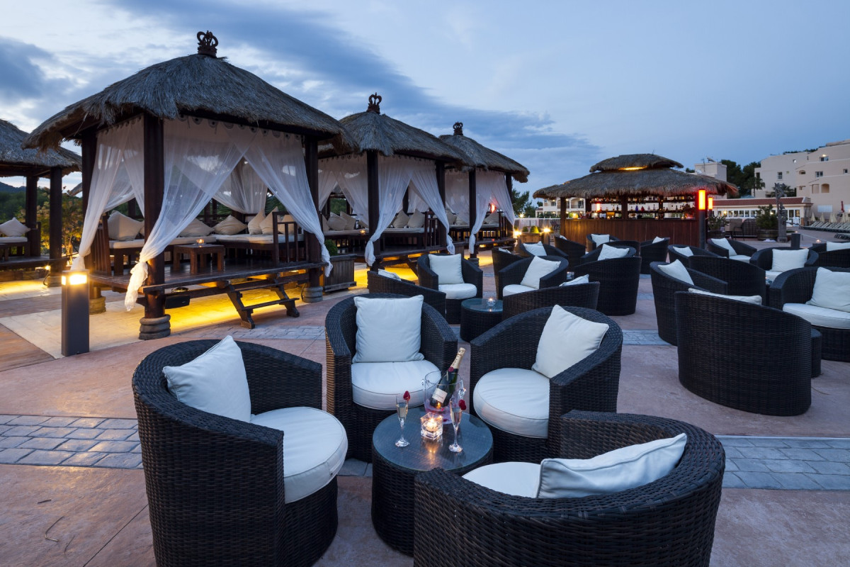 Invisa Hotel Cala Blanca