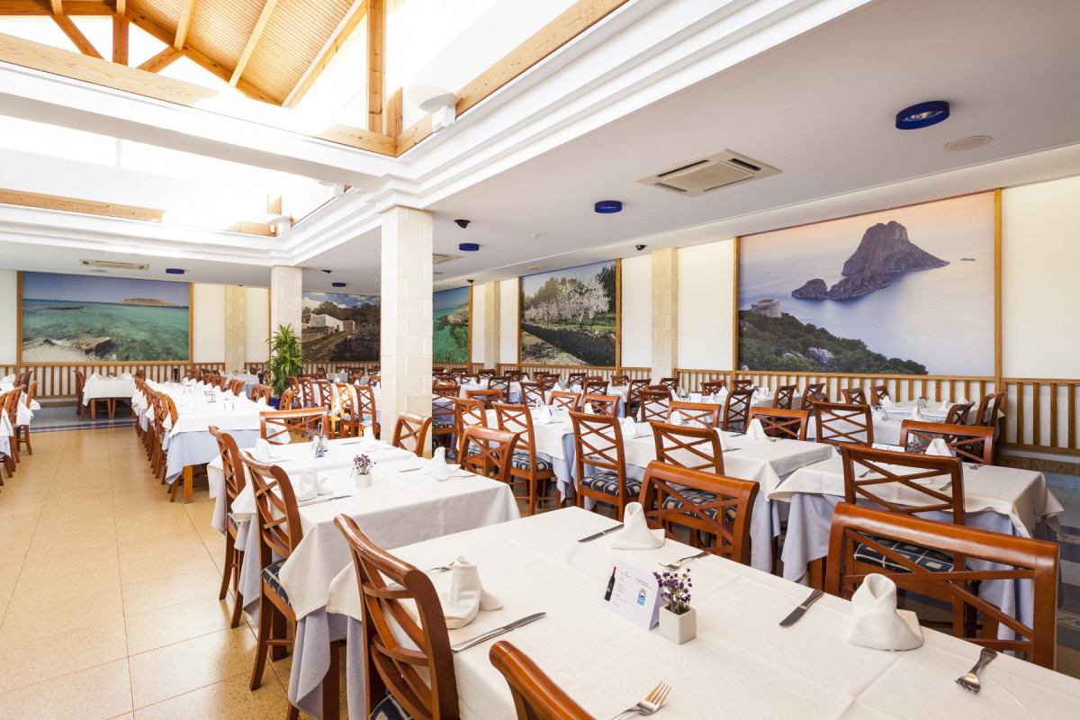 Invisa Hotel Cala Blanca