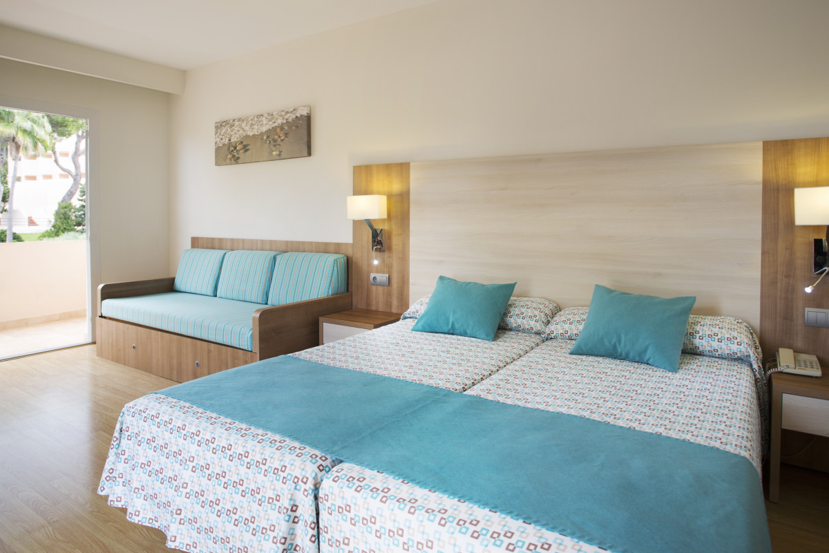 Invisa Hotel Club Cala Blanca