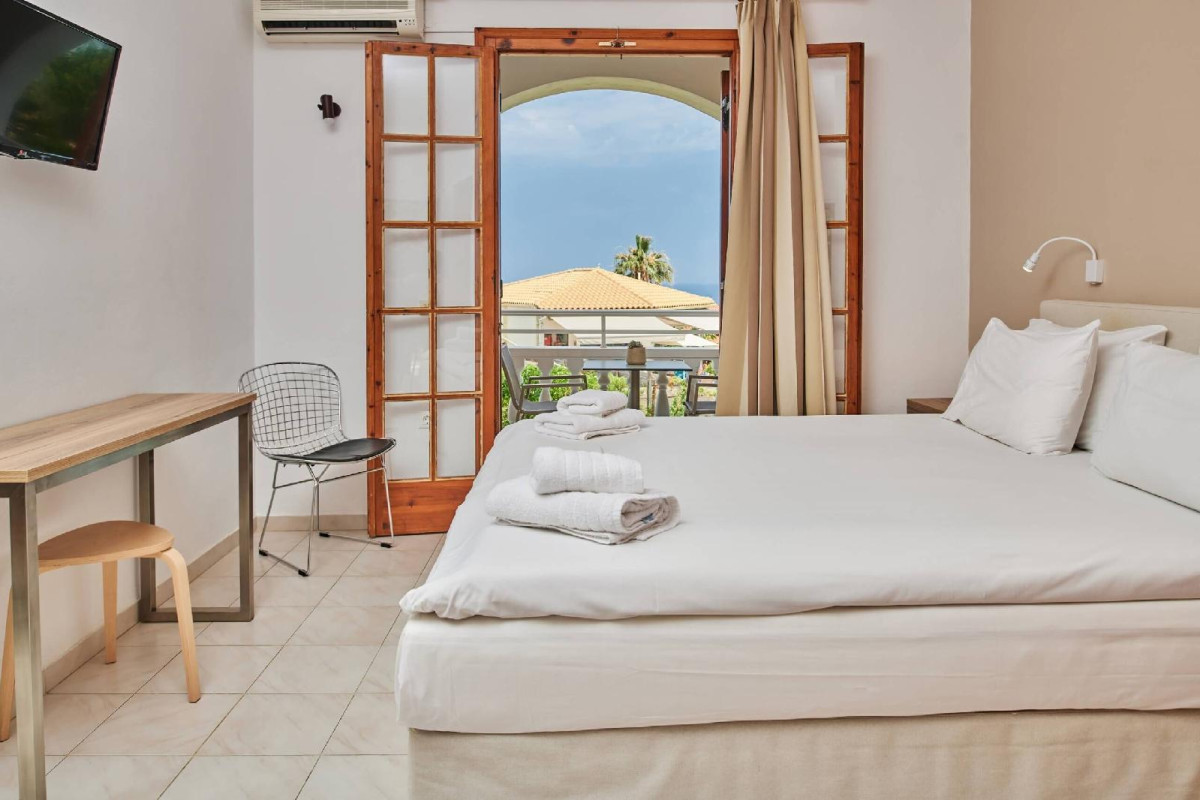 IONIAN AURA APARTMENTS