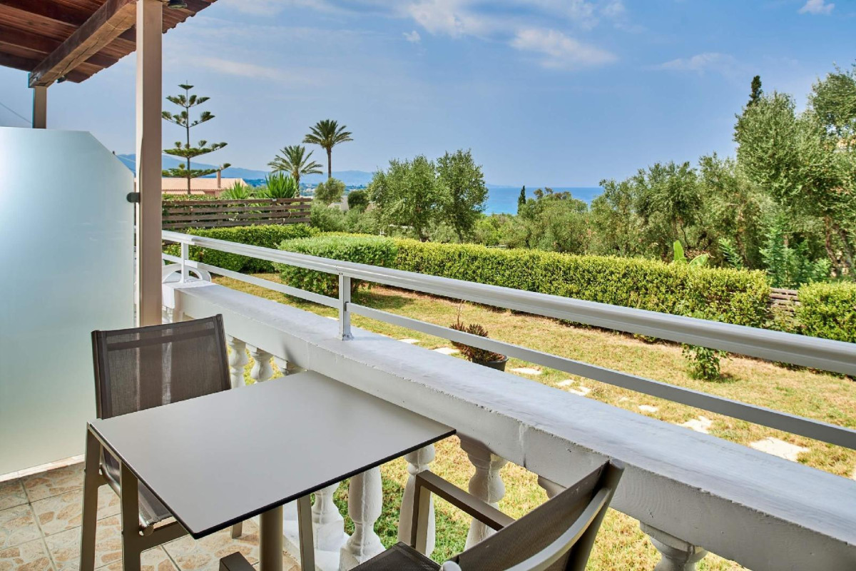 IONIAN AURA APARTMENTS