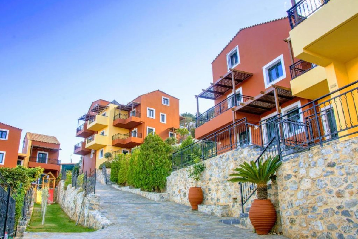 Ippoliti Village