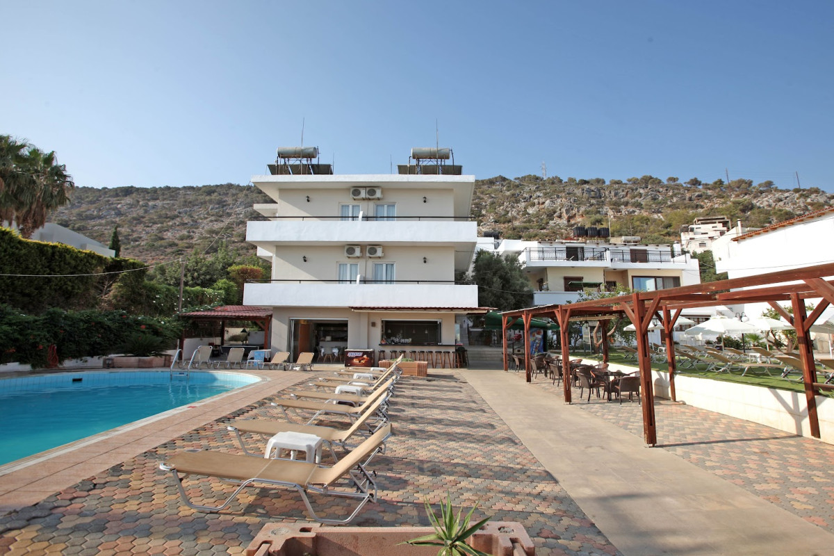 Iraklis Apartments Stalis