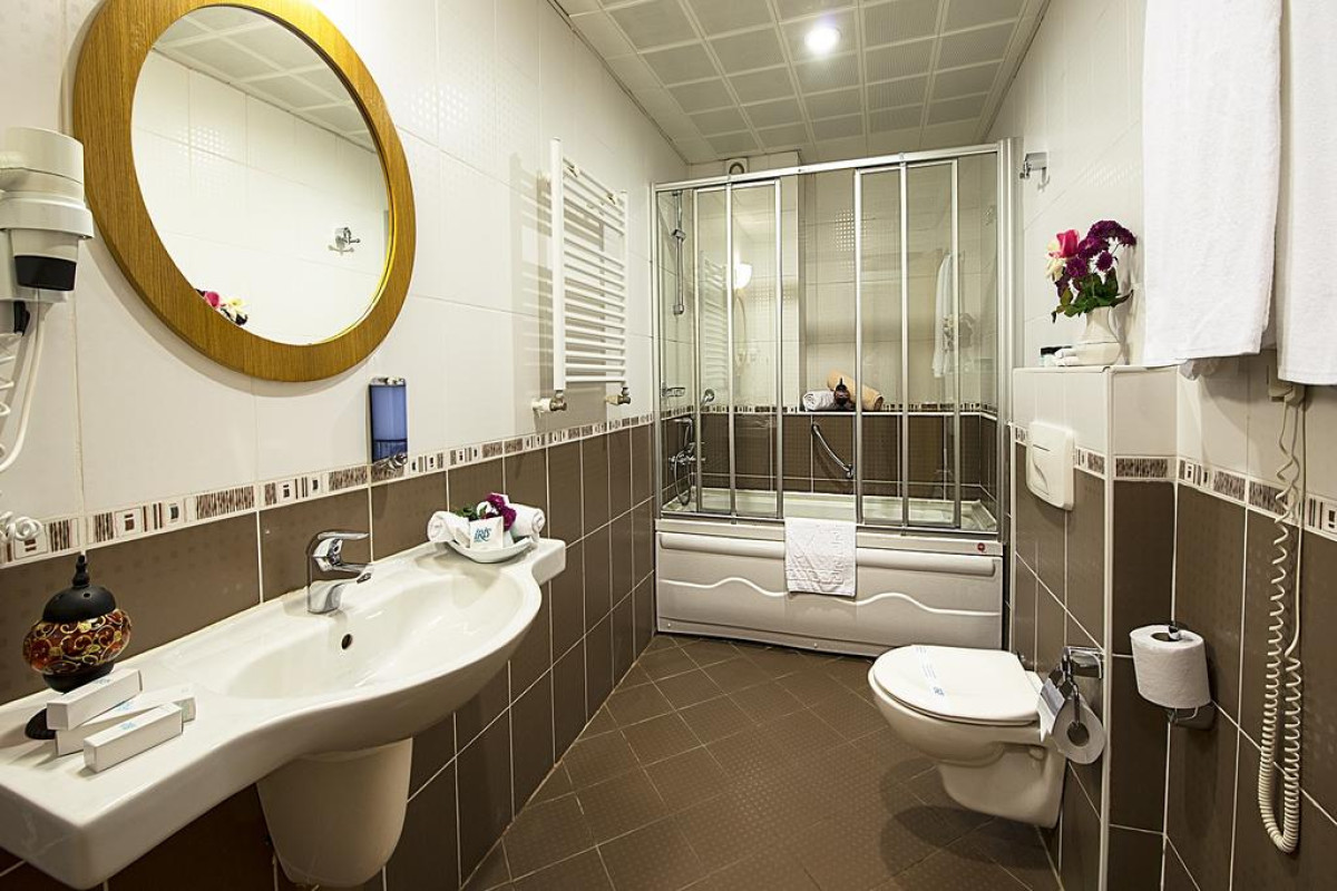 IRIS HOTEL