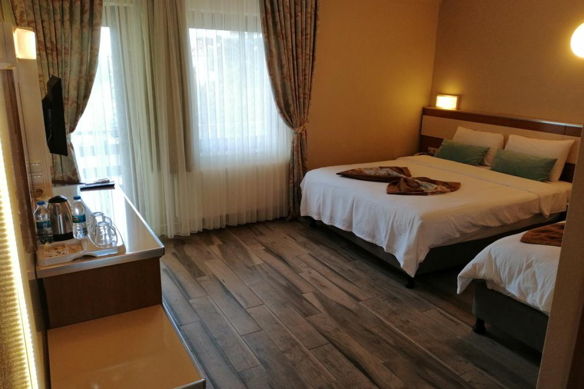 IRIS HOTEL