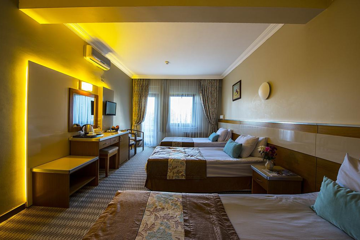 IRIS HOTEL