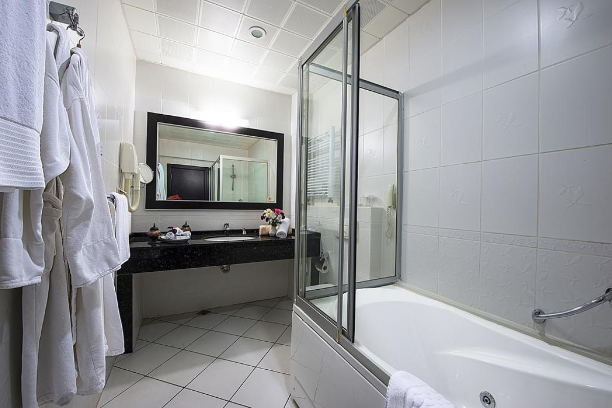 IRIS HOTEL