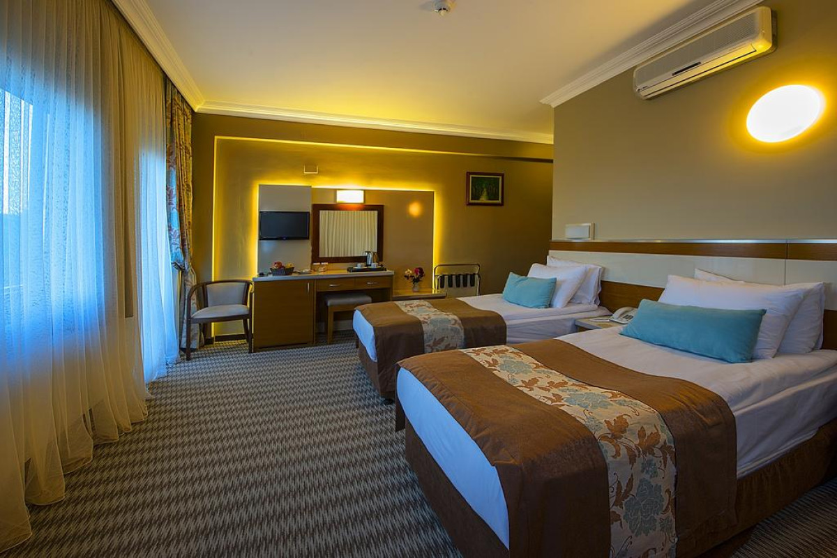 IRIS HOTEL