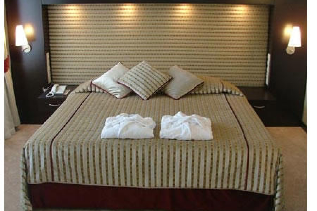 IRIS HOTEL